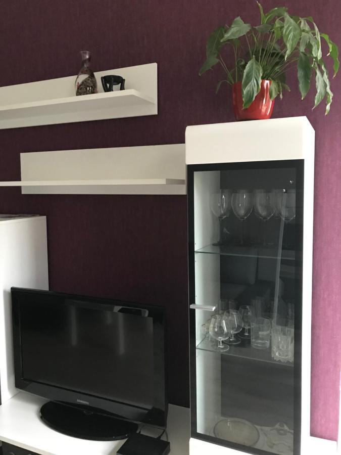 Apartament Karla Iela Windawa Zewnętrze zdjęcie